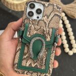 قاب موبایل آیفون پوست ماری پایتون جاکارتی و بند بلند