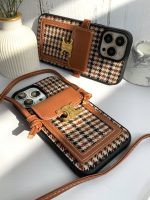 قاب موبایل آیفون پارچه ای و فلزی طرح باربری جاکارتی + بندست - Image 23