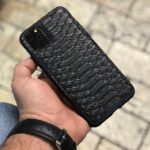 قاب موبایل آیفون پوست کروکودیل طرح درشت مشکی چرم طبیعی