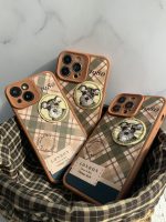 قاب موبایل آیفون باربری وینتیج استایل سگ قهوه ای محافظ لنزدار - Image 3