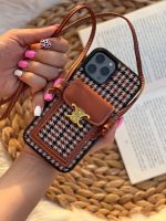 قاب موبایل آیفون پارچه ای و فلزی طرح باربری جاکارتی + بندست - Image 6