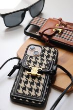 قاب موبایل آیفون پارچه ای و فلزی طرح باربری جاکارتی + بندست - Image 16