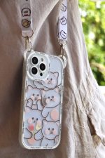 قاب موبایل آیفون خانواده گربه های بازیگوش + بندست - Image 2