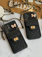 قاب موبایل آیفون مشکی بند زنجیری بلند بالشتی پروانه ای جاکارتی دار - Image 10