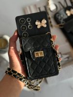 قاب موبایل آیفون مشکی بند زنجیری بلند بالشتی پروانه ای جاکارتی دار - Image 25