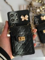 قاب موبایل آیفون مشکی بند زنجیری بلند بالشتی پروانه ای جاکارتی دار - Image 23