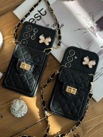 قاب موبایل آیفون مشکی بند زنجیری بلند بالشتی پروانه ای جاکارتی دار - Image 28