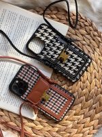 قاب موبایل آیفون پارچه ای و فلزی طرح باربری جاکارتی + بندست - Image 2