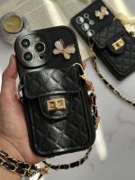 قاب موبایل آیفون مشکی بند زنجیری بلند بالشتی پروانه ای جاکارتی دار - Image 5