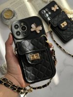 قاب موبایل آیفون مشکی بند زنجیری بلند بالشتی پروانه ای جاکارتی دار - Image 4