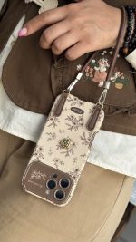 قاب موبایل آیفون گل ویکتورین استایل + بندست - Image 2