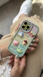 قاب موبایل آیفون توی استوری برجسته سبز - Image 2