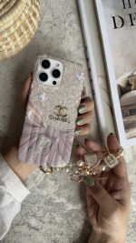 قاب موبایل آیفون شنل سابرینا + بندست کویین - Image 2