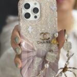 قاب موبایل آیفون شنل سابرینا + بندست کویین