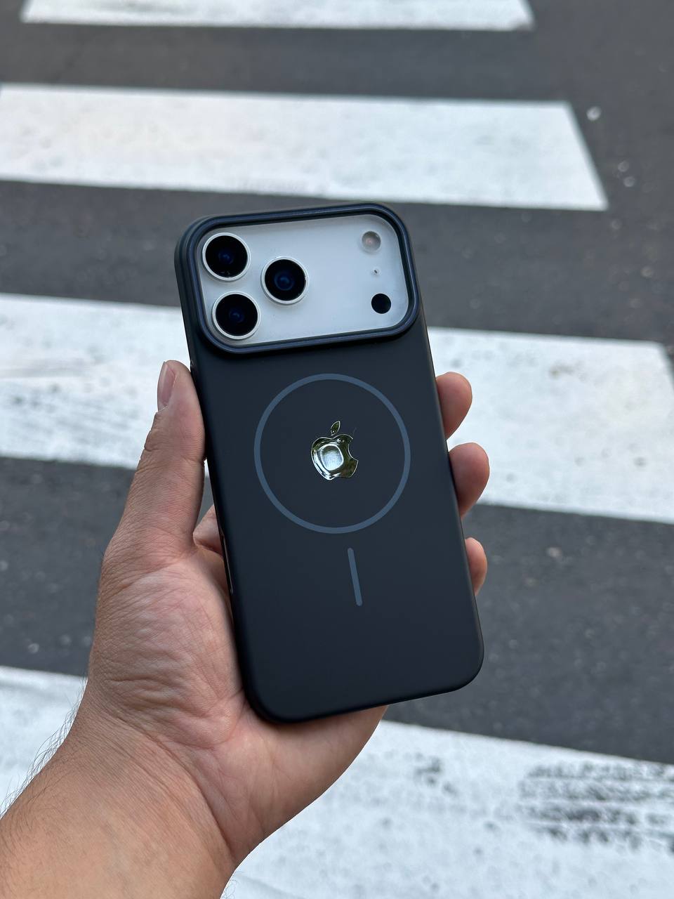 IMG_9393 قاب موبایل آیفون لاین جدید مگسیف - Image 1