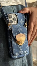 قاب موبایل آیفون لویی ویتون جین استایل جاکارتی دار + بندست - Image 3