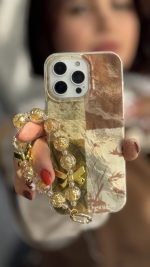 قاب موبایل آیفون براش پروانه طلایی + بندست پاپیون - Image 4