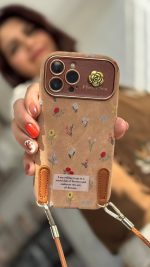 قاب موبایل آیفون گل دریایی جیر سنگشور قهوه ای + بند ست - Image 3