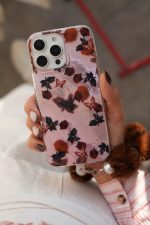 قاب موبایل آیفون دم روباهی پروانه گل سرخ + بندست پشمی - Image 2