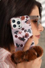 قاب موبایل آیفون دم روباهی پروانه گل سرخ + بندست پشمی - Image 5
