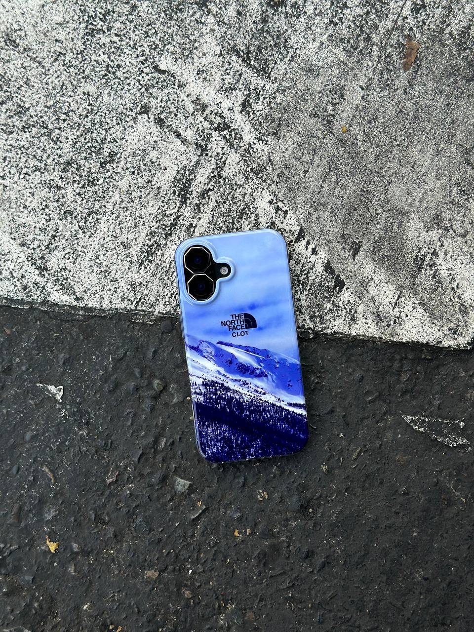 IMG_1230 قاب موبایل آیفون نورث فیس برفی - Image 1