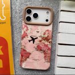 قاب موبایل آیفون مخملی طرح پرواز هواپیما صورتی