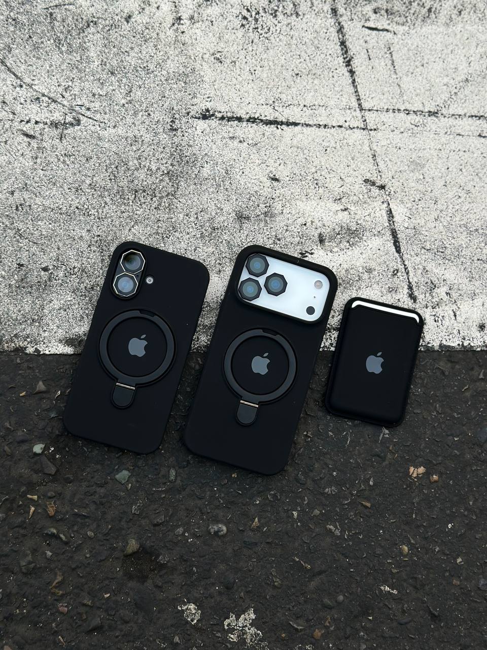 IMG_2256 قاب موبایل آیفون سیلیکون مگسیف استنددار مشکی - Image 1