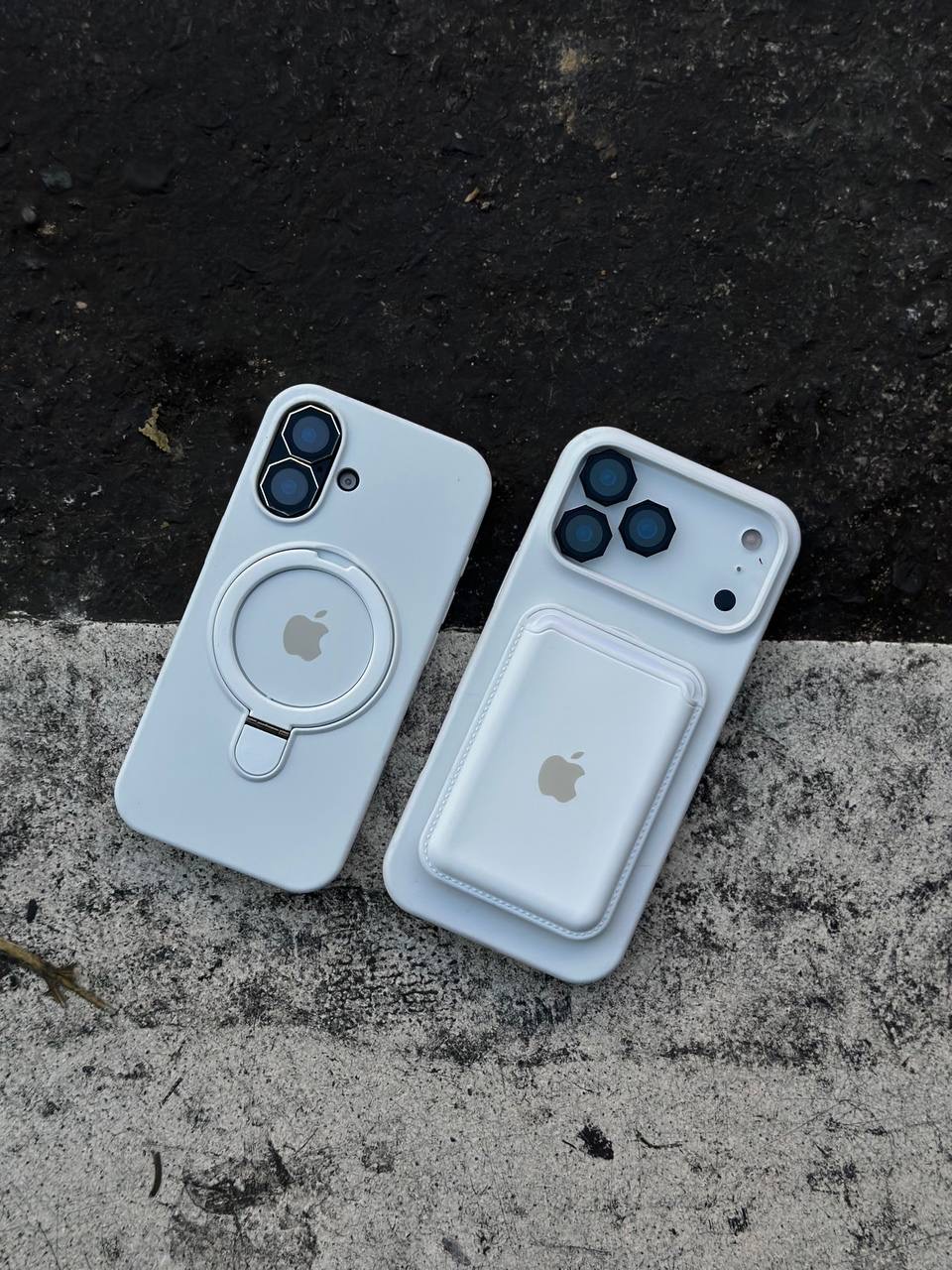 IMG_2336 قاب موبایل آیفون سیلیکون مگسیف استنددار سفید - Image 1