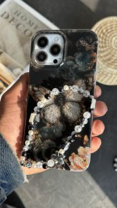 قاب موبایل آیفون پروانه ترنسپرنت مشکی پولکی طلایی - Image 3