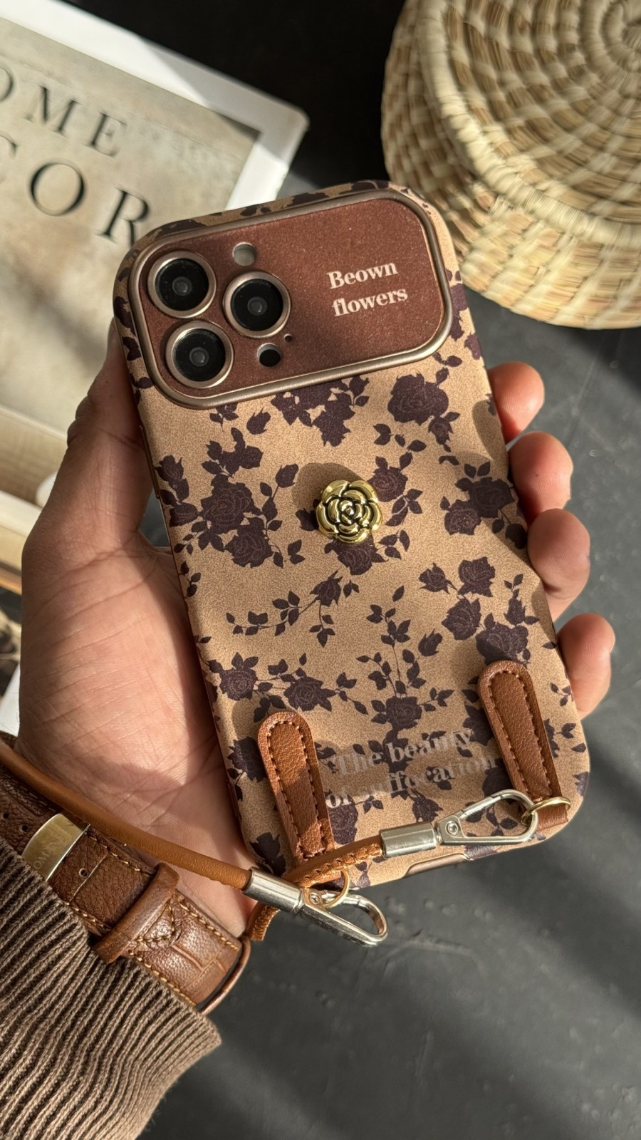 قاب موبایل آیفون گل و برگ پاییزی + بندست قاب موبایل آیفون گل و برگ پاییزی + بندست - Image 1