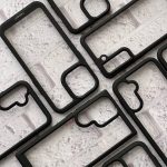 قاب موبایل پشت شفاف دور مشکی لنزبرجسته اسپیگن - Image 5