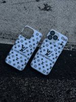 قاب موبایل لویی ویتون سفید