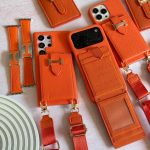 قاب موبایل هرمس کیفی چرمی با بندبلند