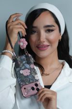 قاب موبایل آیفون بلوم کیس همراه با بند کوتاه گلدار و بند بلند - Image 4