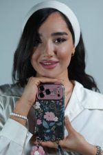 قاب موبایل آیفون بلوم کیس همراه با بند کوتاه گلدار و بند بلند - Image 3